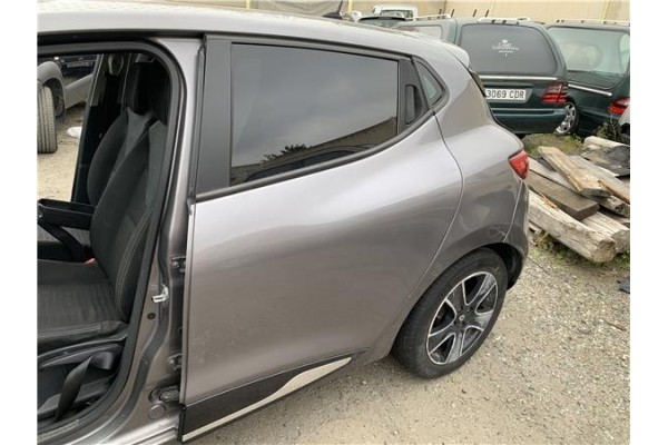 Recambio de puerta trasero izquierda para renault clio iv 1.5 business referencia OEM IAM 821016892R  