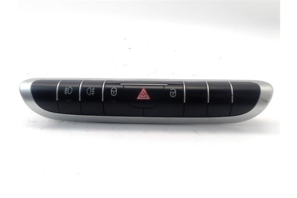 Recambio de interruptor luces emergencia para smart fortwo coupe 0.8 fortwo coupe cdi (33kw) (451.300) referencia OEM IAM A45182