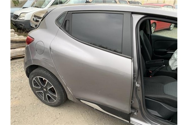 Recambio de puerta trasero derecha para renault clio iv 1.5 business referencia OEM IAM 821008626R  