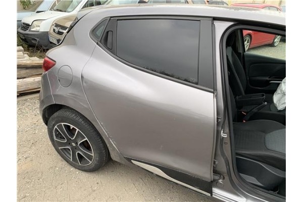 Recambio de puerta trasero derecha para renault clio iv 1.5 business referencia OEM IAM 821008626R  