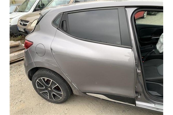 Recambio de puerta trasero derecha para renault clio iv 1.5 business referencia OEM IAM 821008626R  
