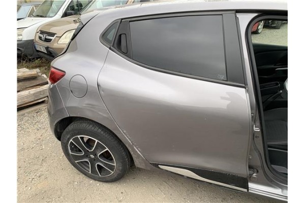 Recambio de puerta trasero derecha para renault clio iv 1.5 business referencia OEM IAM 821008626R  