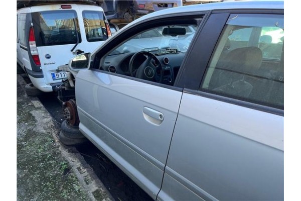 Recambio de puerta delantero izquierda para audi a3 (8p1) 2.0 fsi ambiente referencia OEM IAM 8P3831051D  