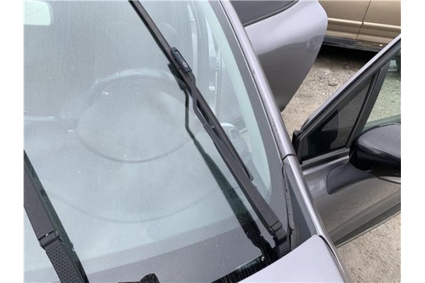 Recambio de brazo limpiaparabrisas delantero izquierdo para renault clio iv 1.5 business referencia OEM IAM 288816122R  