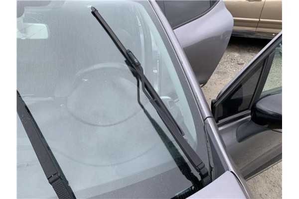 Recambio de brazo limpiaparabrisas delantero izquierdo para renault clio iv 1.5 business referencia OEM IAM 288816122R  