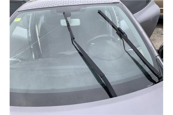 Recambio de brazo limpiaparabrisas delantero derecho para renault clio iv 1.5 business referencia OEM IAM 288810421R 288869893R 