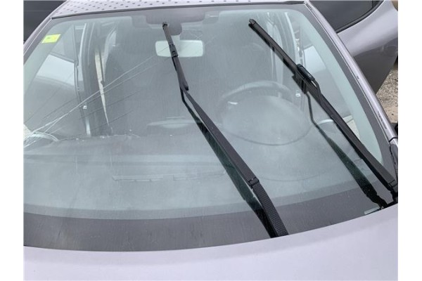 Recambio de brazo limpiaparabrisas delantero derecho para renault clio iv 1.5 business referencia OEM IAM 288810421R 288869893R 