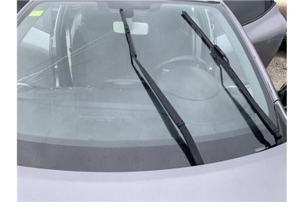 Recambio de brazo limpiaparabrisas delantero derecho para renault clio iv 1.5 business referencia OEM IAM 288810421R 288869893R 