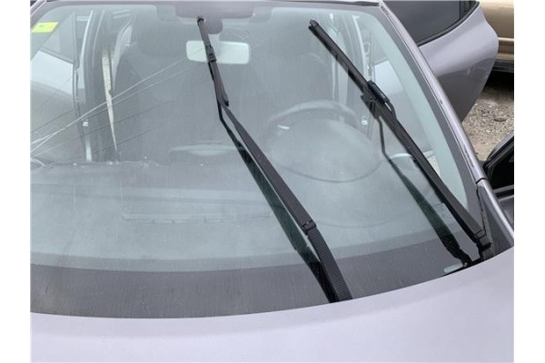 Recambio de brazo limpiaparabrisas delantero derecho para renault clio iv 1.5 business referencia OEM IAM 288810421R 288869893R 