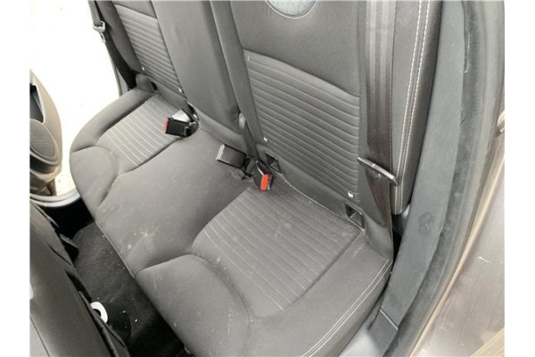 Recambio de asientos traseros para renault clio iv 1.5 business referencia OEM IAM   