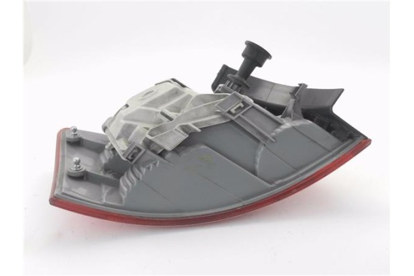 Recambio de piloto trasero derecho para audi a4 avant (8e) 1.8 t referencia OEM IAM   