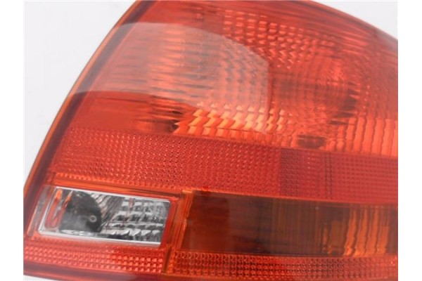 Recambio de piloto trasero derecho para audi a4 avant (8e) 1.8 t referencia OEM IAM   