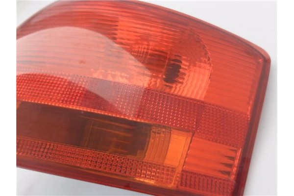 Recambio de piloto trasero derecho para audi a4 avant (8e) 1.8 t referencia OEM IAM   