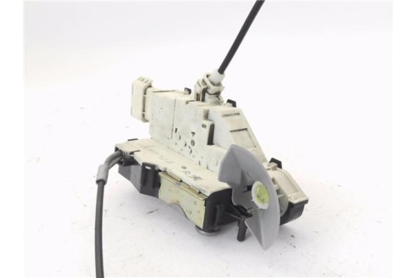 Recambio de cierre electromagnetico delantero izquierdo para citroen c4 berlina 2.0 exclusive referencia OEM IAM 9681331680  