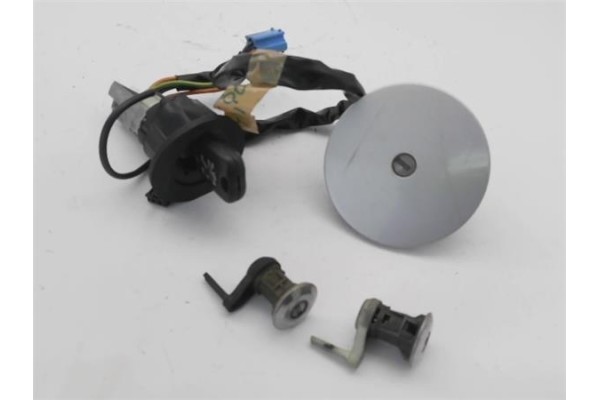 Recambio de llave para peugeot 206 1.4 hdi eco 70 referencia OEM IAM 0501533  