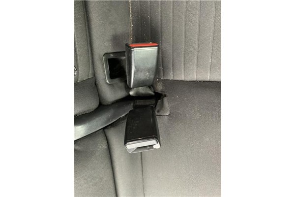 Recambio de anclaje cinturon trasero izquierdo para renault clio iv 1.5 business referencia OEM IAM 878170058R  