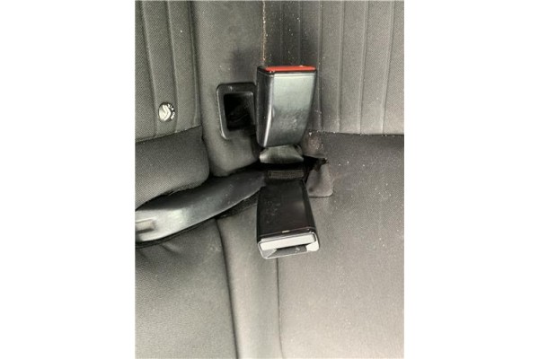Recambio de anclaje cinturon trasero izquierdo para renault clio iv 1.5 business referencia OEM IAM 878170058R  