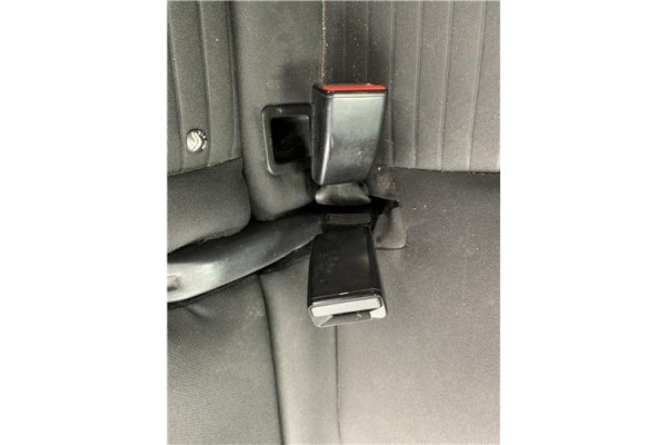 Recambio de anclaje cinturon trasero izquierdo para renault clio iv 1.5 business referencia OEM IAM 878170058R  