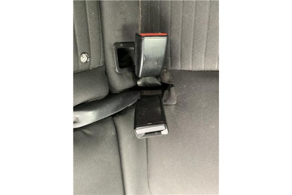 Recambio de anclaje cinturon trasero izquierdo para renault clio iv 1.5 business referencia OEM IAM 878170058R  