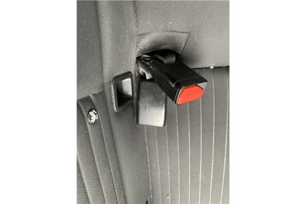 Recambio de anclaje cinturon trasero derecho para renault clio iv 1.5 business referencia OEM IAM 878166967R  