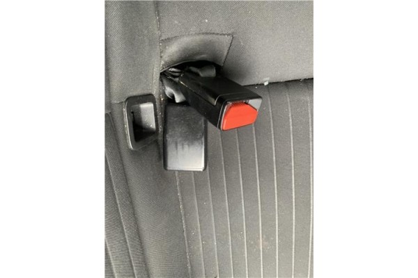 Recambio de anclaje cinturon trasero derecho para renault clio iv 1.5 business referencia OEM IAM 878166967R  