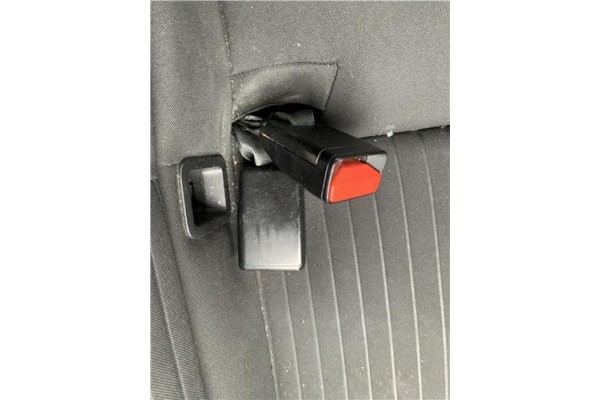 Recambio de anclaje cinturon trasero derecho para renault clio iv 1.5 business referencia OEM IAM 878166967R  