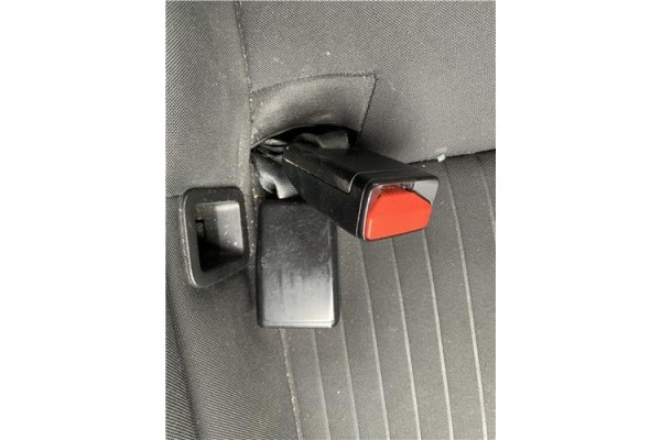Recambio de anclaje cinturon trasero derecho para renault clio iv 1.5 business referencia OEM IAM 878166967R  