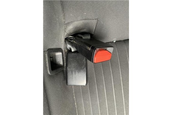 Recambio de anclaje cinturon trasero derecho para renault clio iv 1.5 business referencia OEM IAM 878166967R  