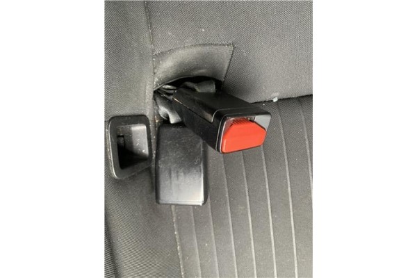 Recambio de anclaje cinturon trasero derecho para renault clio iv 1.5 business referencia OEM IAM 878166967R  
