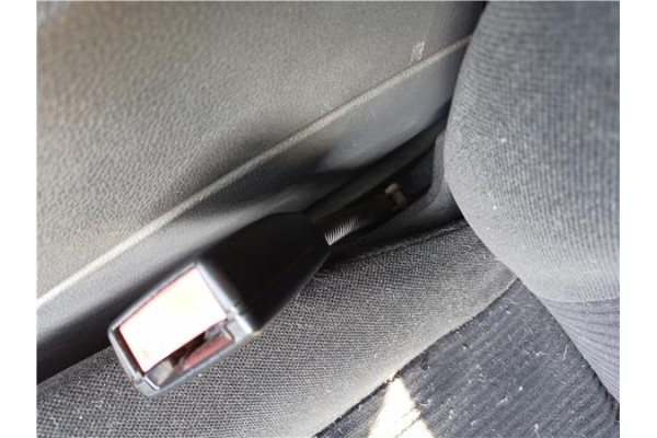 Recambio de anclaje cinturon delantero derecho para ford focus c-max 1.8 tdci referencia OEM IAM   