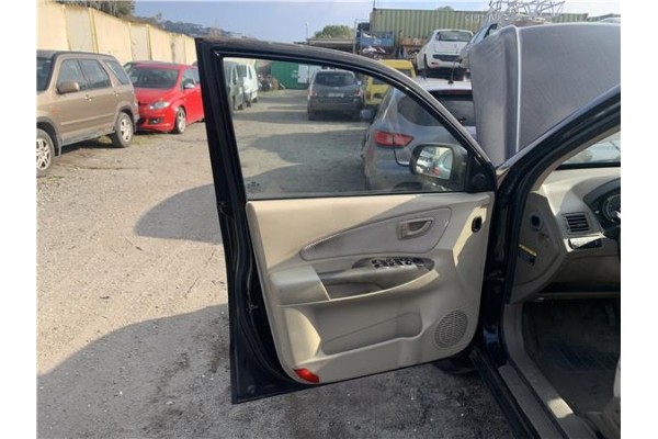 Recambio de puerta delantero izquierda para hyundai tucson (jm) 2.0 referencia OEM IAM 760032E020  