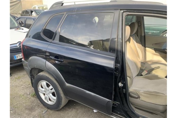 Recambio de puerta trasero derecha para hyundai tucson (jm) 2.0 referencia OEM IAM 770042E020  