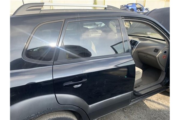 Recambio de puerta trasero derecha para hyundai tucson (jm) 2.0 referencia OEM IAM 770042E020  