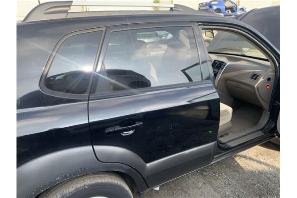 Recambio de puerta trasero derecha para hyundai tucson (jm) 2.0 referencia OEM IAM 770042E020  