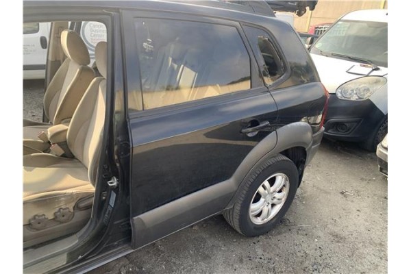 Recambio de puerta trasero izquierda para hyundai tucson (jm) 2.0 referencia OEM IAM 770032E020  