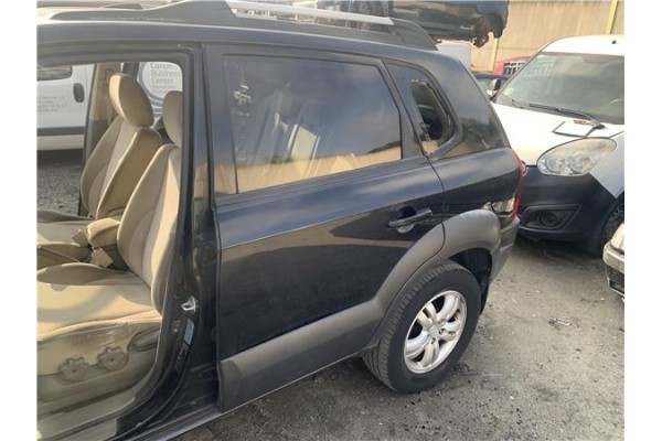 Recambio de puerta trasero izquierda para hyundai tucson (jm) 2.0 referencia OEM IAM 770032E020  