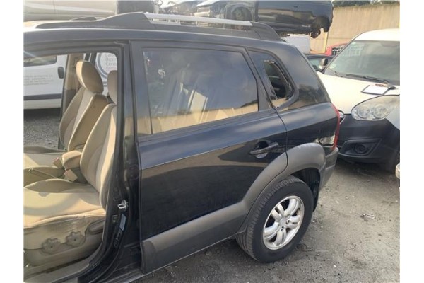 Recambio de puerta trasero izquierda para hyundai tucson (jm) 2.0 referencia OEM IAM 770032E020  