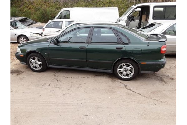volvo s40 berlina del año 2002