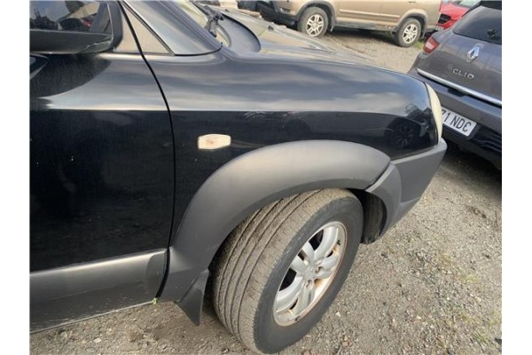 Recambio de aleta delantero derecha para hyundai tucson (jm) 2.0 referencia OEM IAM 663212E130  