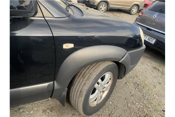 Recambio de aleta delantero derecha para hyundai tucson (jm) 2.0 referencia OEM IAM 663212E130  