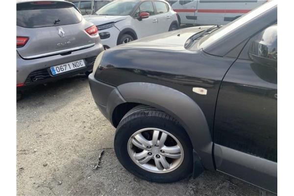 Recambio de aleta delantero izquierda para hyundai tucson (jm) 2.0 referencia OEM IAM 663112E130  