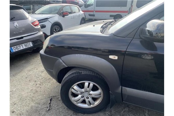 Recambio de aleta delantero izquierda para hyundai tucson (jm) 2.0 referencia OEM IAM 663112E130  