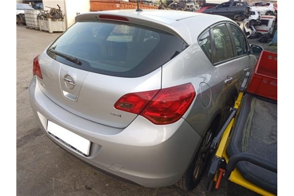 opel astra j del año 2011