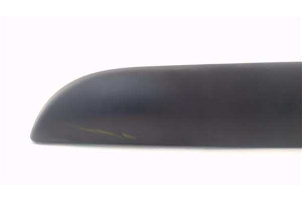 Recambio de moldura porton trasero para citroen xsara picasso 2.0 hdi referencia OEM IAM 9635595877E  