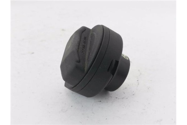 Recambio de tapon combustible para volkswagen polo iv (9n1) 1.4 tdi referencia OEM IAM 107201551FG  