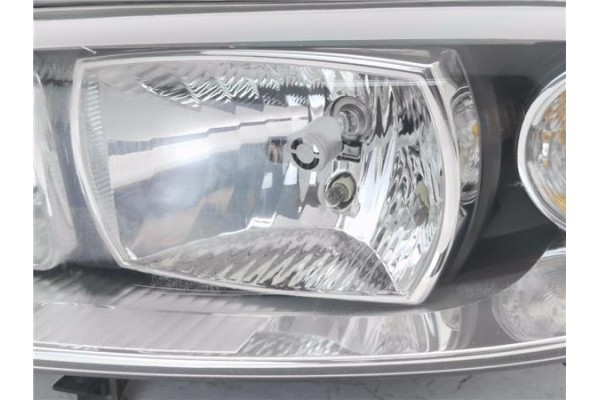 Recambio de faro delantero izquierdo para volvo s60 berlina 2.4 d5 referencia OEM IAM 30698825 89900257 