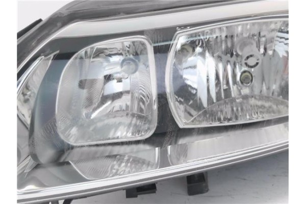 Recambio de faro delantero izquierdo para volvo s60 berlina 2.4 d5 referencia OEM IAM 30698825 89900257 