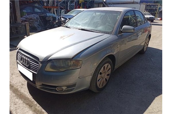 AUDI A4 BERLINA (8E)