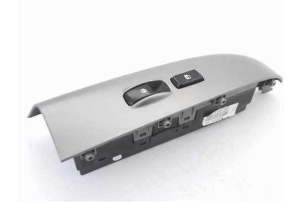 Recambio de mando elevalunas delantero derecho para kia carnival 2.9 crdi referencia OEM IAM 935754D120OT  