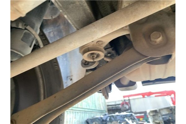 Recambio de palier trasero derecho para kia sportage (km) 2.0 crdi referencia OEM IAM 496001F000  